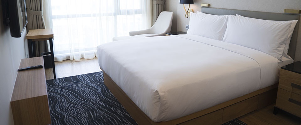 Выбираем недорогую двуспальную кровать в Красноярске вместе с КМК